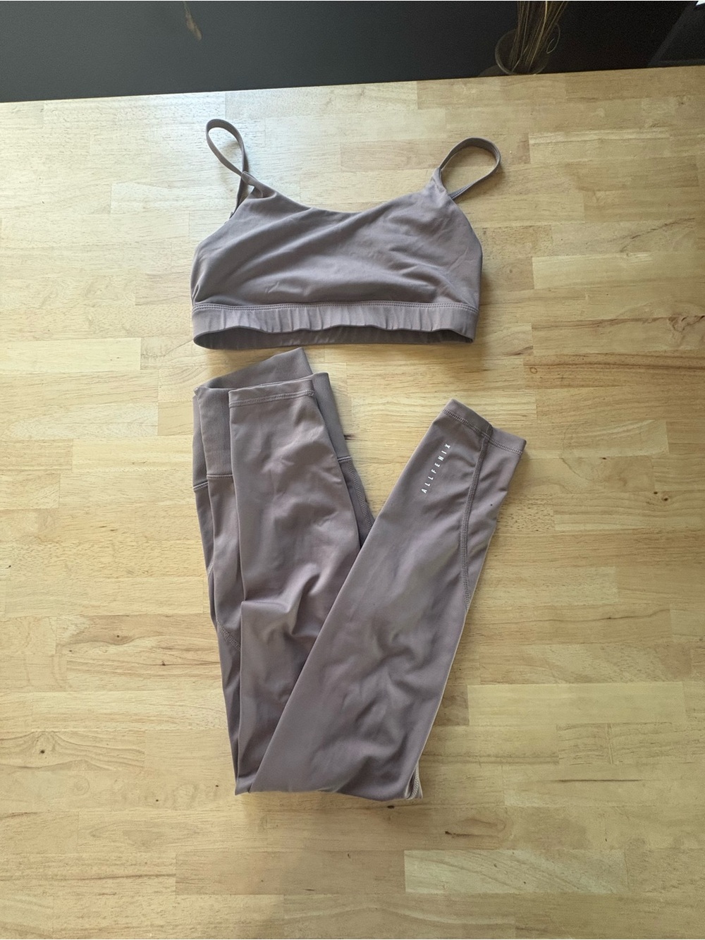 Allfenix leggings and sports bra set